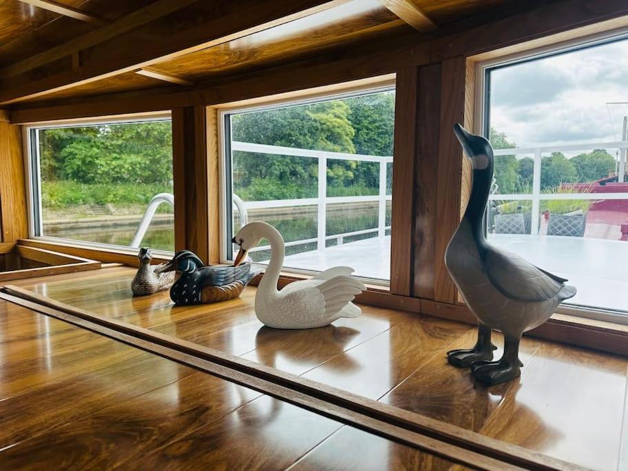 Unique Houseboat Experience I Central City Break 요크 외부 사진