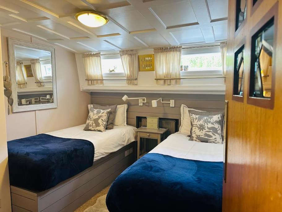 Unique Houseboat Experience I Central City Break 요크 외부 사진