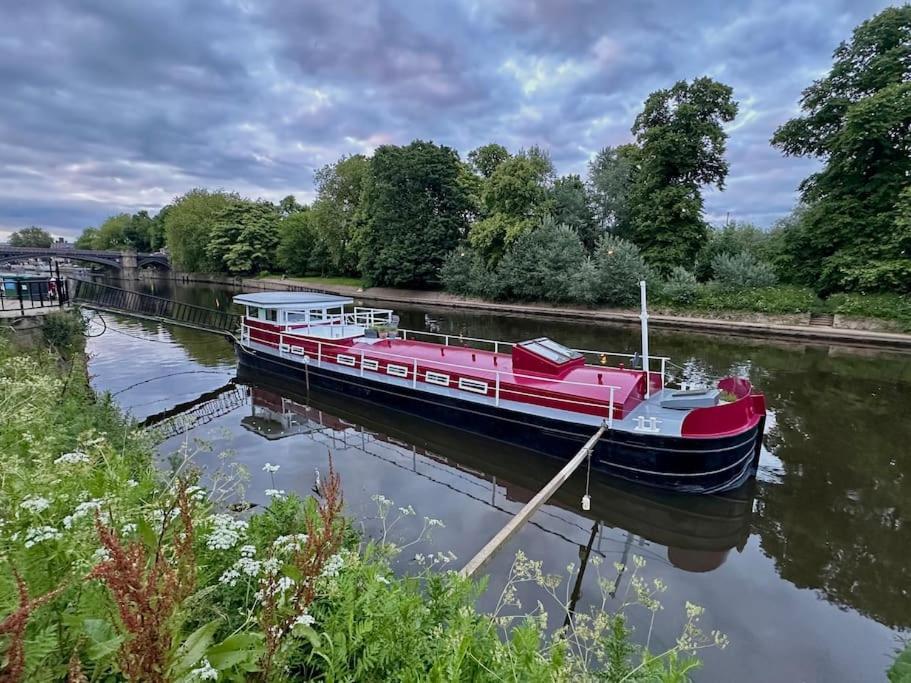 Unique Houseboat Experience I Central City Break 요크 외부 사진