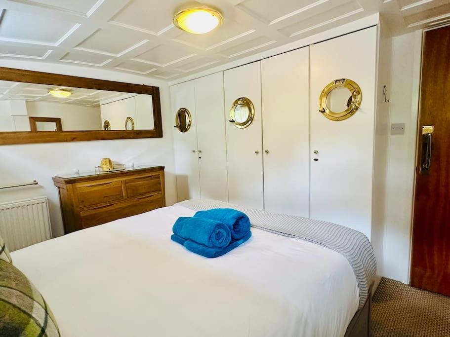 Unique Houseboat Experience I Central City Break 요크 외부 사진