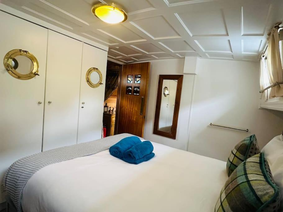 Unique Houseboat Experience I Central City Break 요크 외부 사진